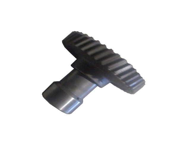 Вал 214 промежуточный на КПП-15,152 В сборе с шестерней 15-1770216 со шпоночным пазом 870823